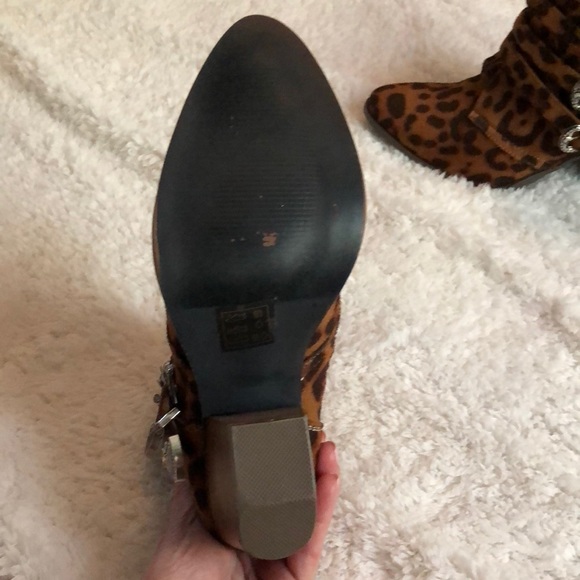 Leopard ankle boots - Picture 2 of 2